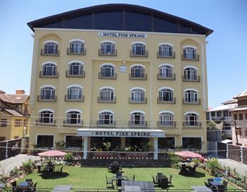 Hotel Pine Spring Wazir Bagh Σριναγκάρ Εξωτερικό φωτογραφία