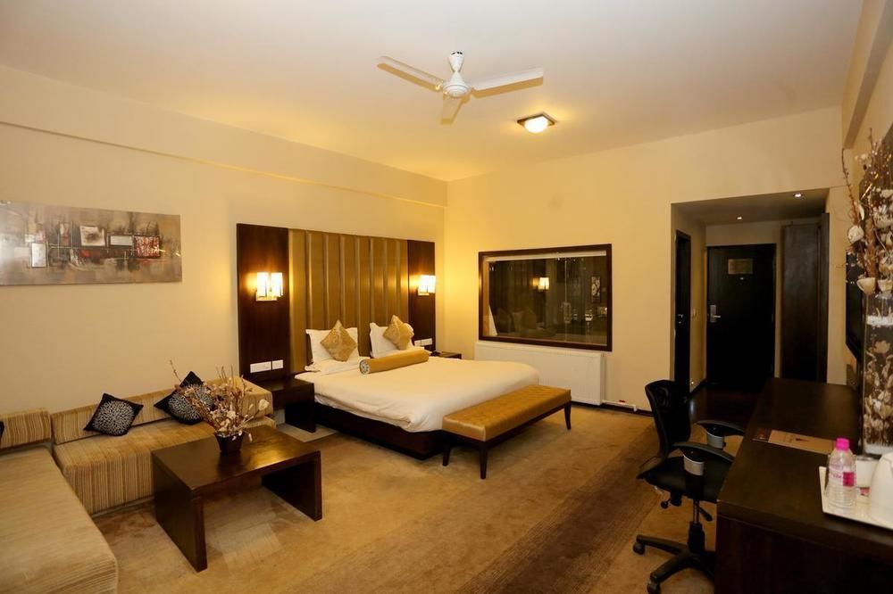 Hotel Pine Spring Wazir Bagh Σριναγκάρ Εξωτερικό φωτογραφία