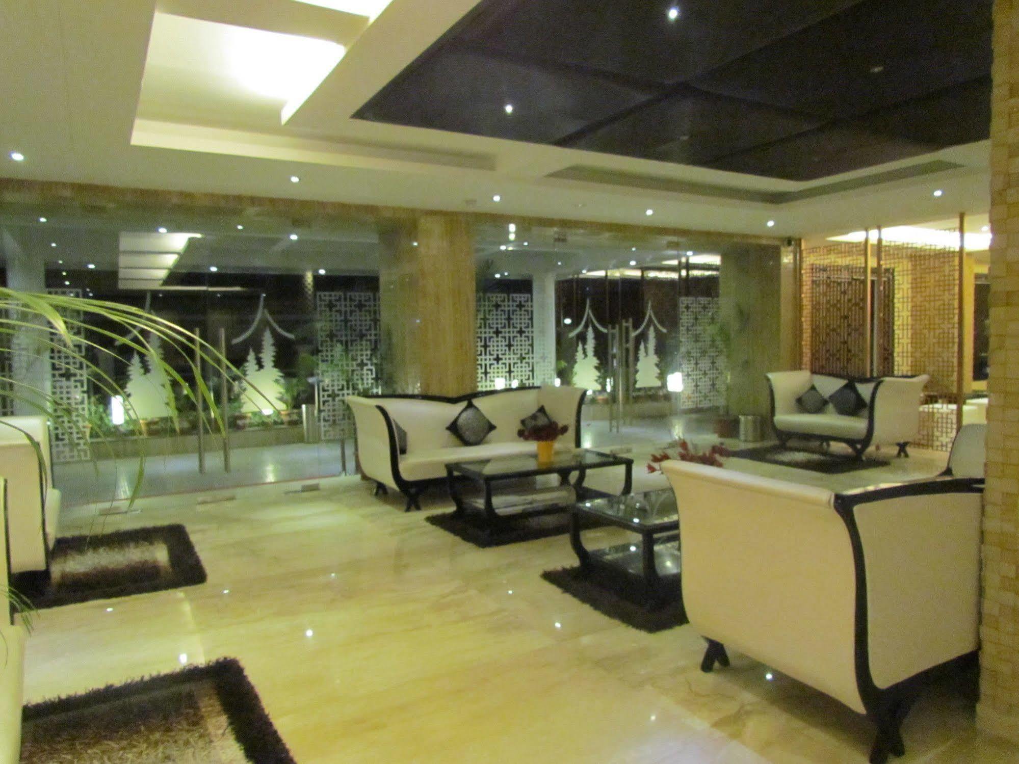 Hotel Pine Spring Wazir Bagh Σριναγκάρ Εξωτερικό φωτογραφία