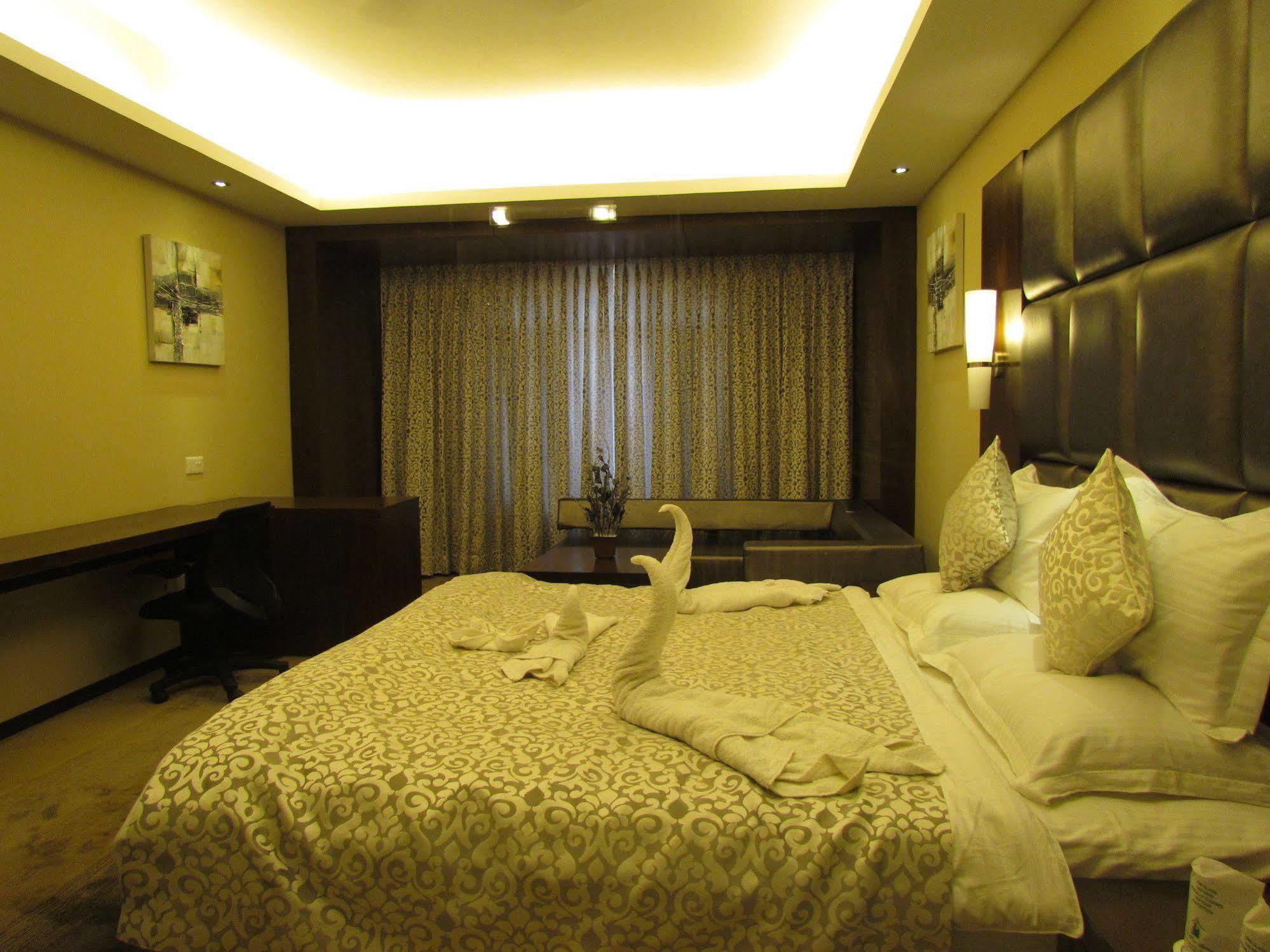 Hotel Pine Spring Wazir Bagh Σριναγκάρ Εξωτερικό φωτογραφία