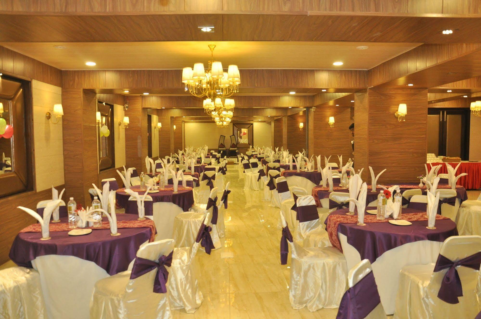 Hotel Pine Spring Wazir Bagh Σριναγκάρ Εξωτερικό φωτογραφία