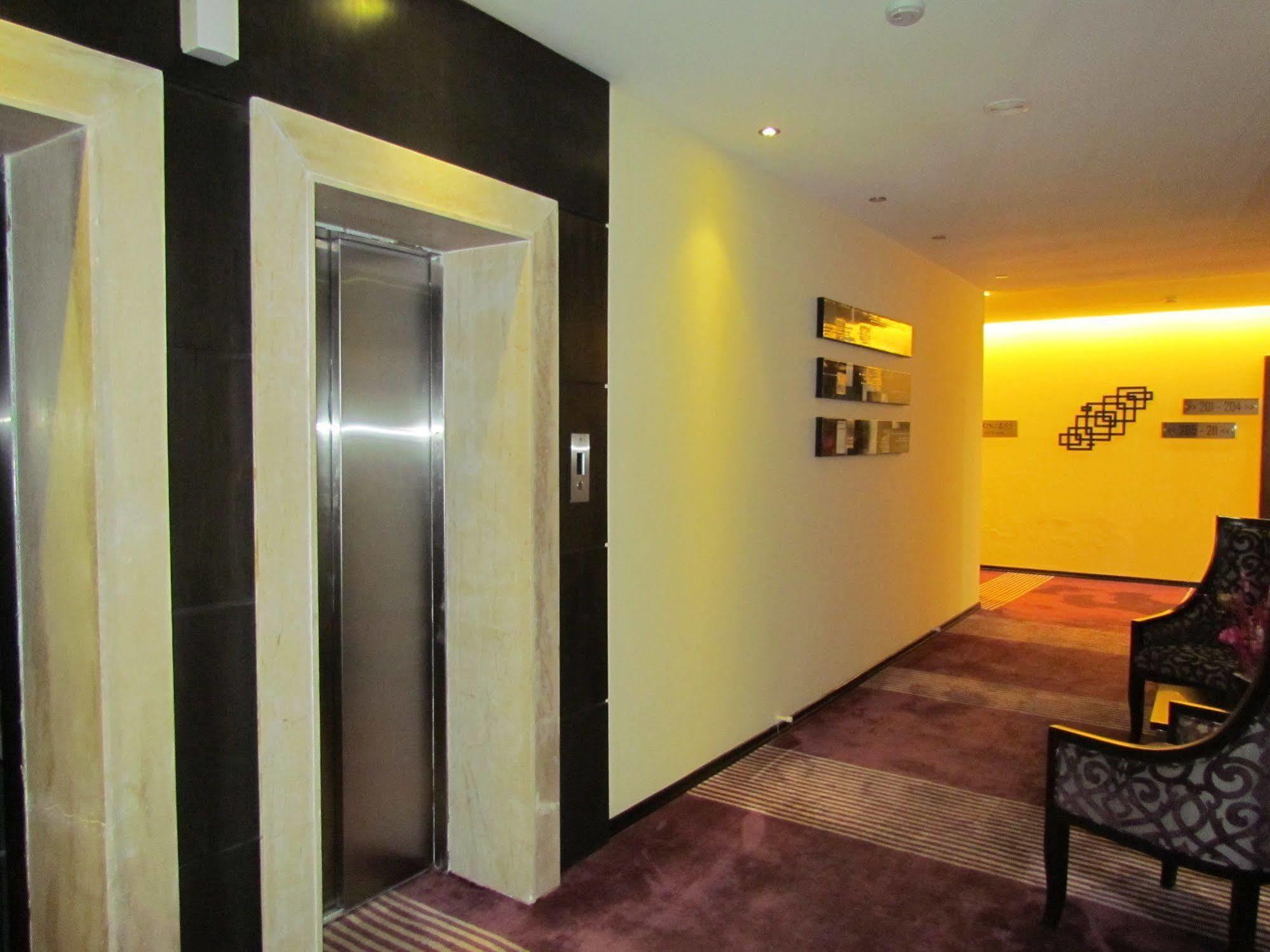 Hotel Pine Spring Wazir Bagh Σριναγκάρ Εξωτερικό φωτογραφία