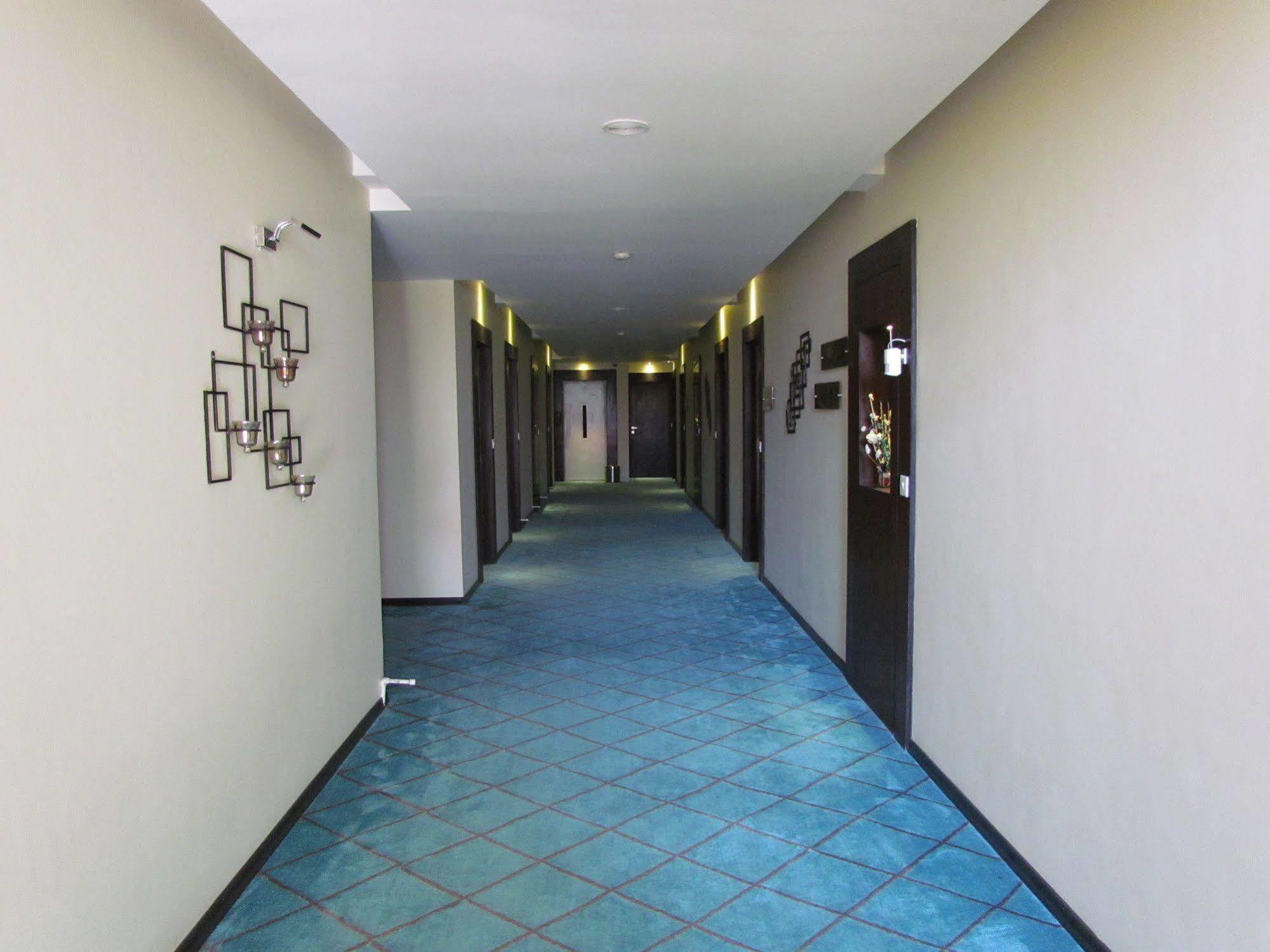 Hotel Pine Spring Wazir Bagh Σριναγκάρ Εξωτερικό φωτογραφία