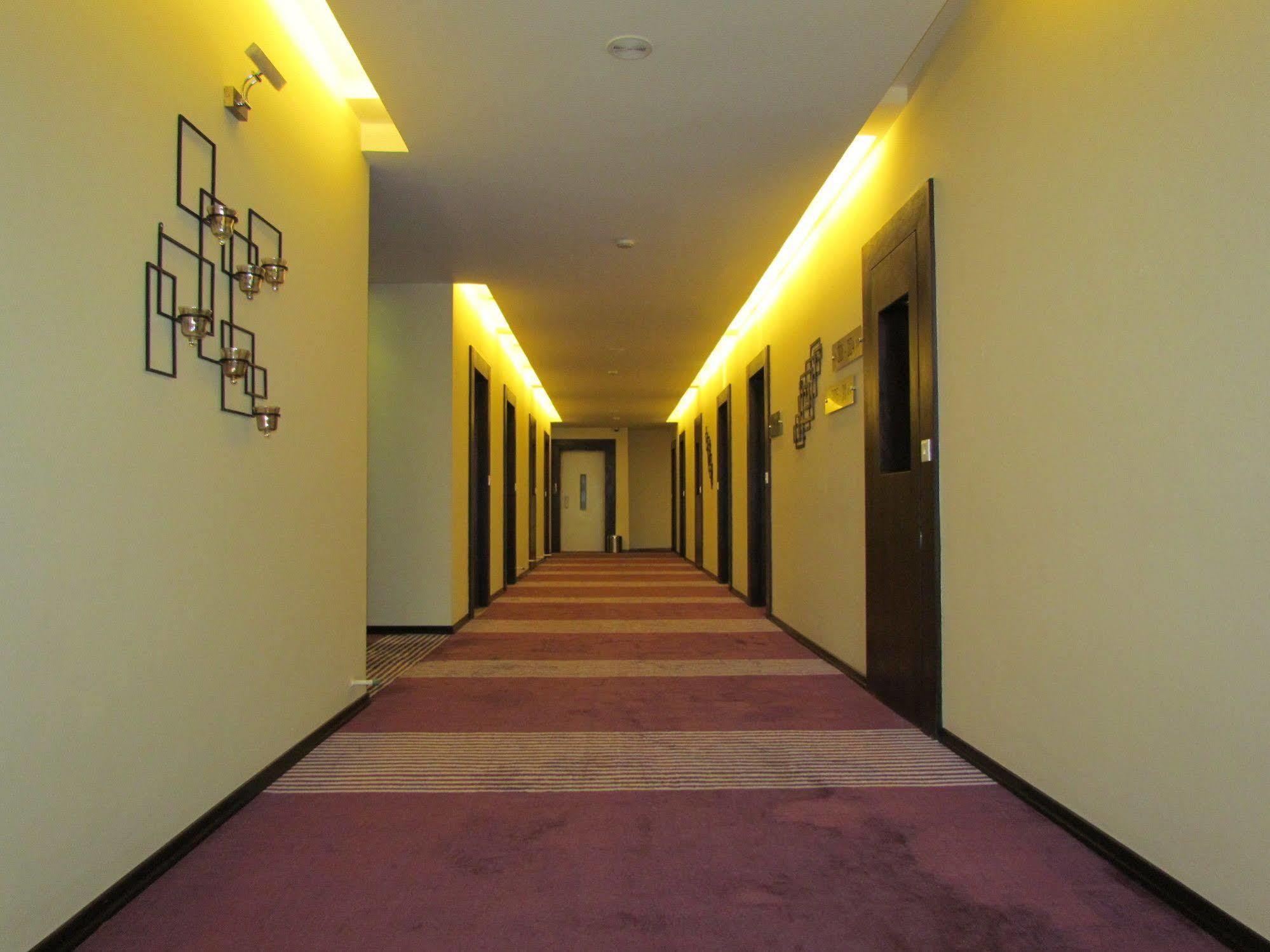 Hotel Pine Spring Wazir Bagh Σριναγκάρ Εξωτερικό φωτογραφία